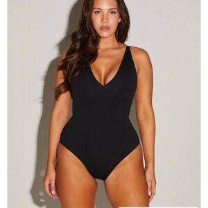 TA3 PLUNGEY Mega-Sculpting Black V-neck One
Piece Shapewear Swimsuit